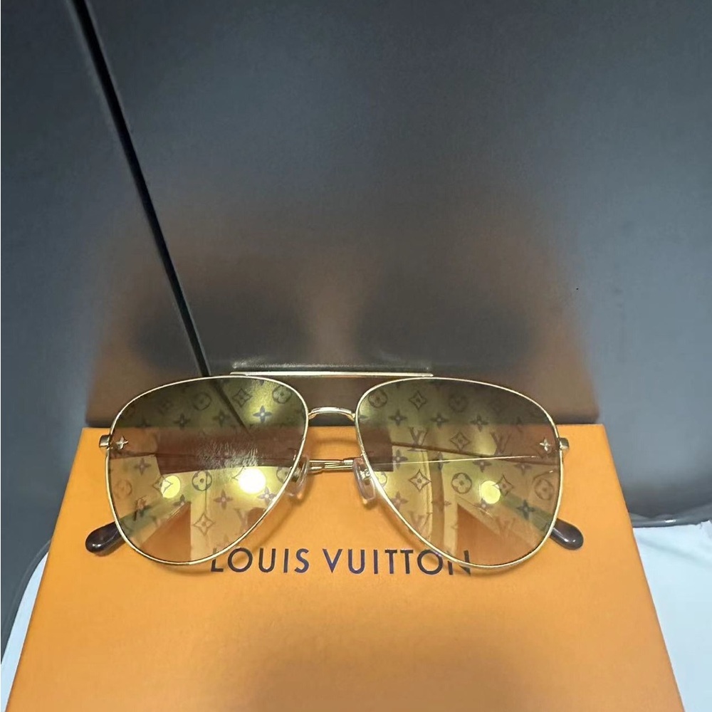 Stylish Louis Vuitton Sunglasses